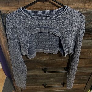 NWOT Pretty Little Things crop sweater